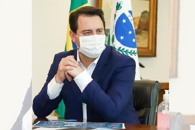Ratinho Junior comemora casos recuperados e pede às pessoas que usem máscara