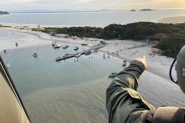 Polícia Militar realiza ações para garantir a preservação ambiental na Ilha do Mel