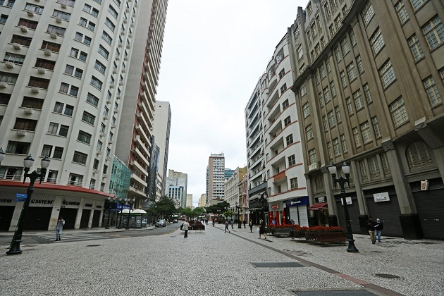 Com mais de 15 mil assinaturas, abaixo-assinado pedindo lockdown em Curitiba é protocolado por empresários na Prefeitura da cidade