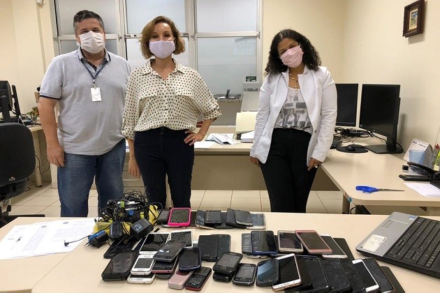 Campanha social arrecada mais de 100 celulares para alunos da rede estadual