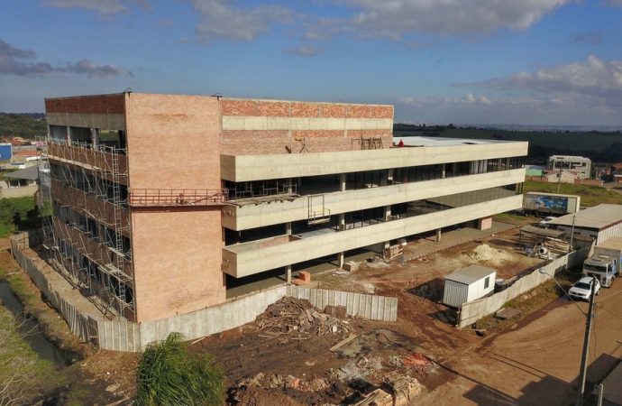 Após 25 anos de aluguel, Prefeitura de Carambeí ganha sede própria neste ano