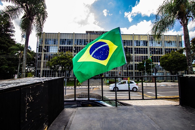Brasil está entre os países que mais gastam com servidores públicos