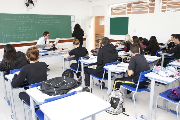 Paraná publica edital de seleção de professores temporários para 2021