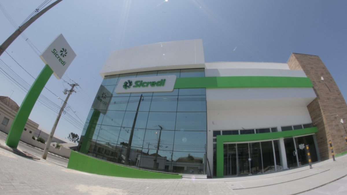Sicredi Campos Gerais PR/SP inaugura novo prédio da agência em  Palmeira