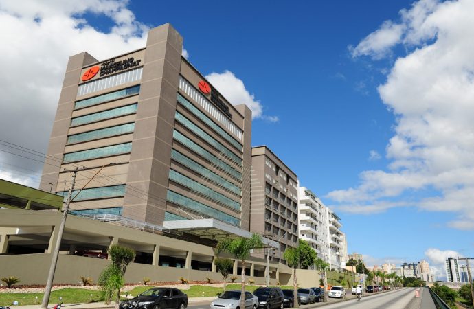 Hospital Marcelino Champagnat, em Curitiba, anuncia lotação total e fechamento para novos pacientes