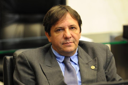 Chico Brasileiro é reeleito prefeito em Foz do Iguaçu, com 41% dos votos