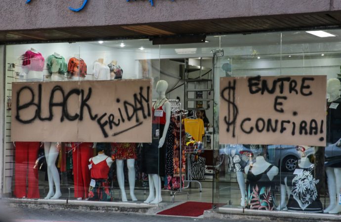 No Paraná, 40,5% da população pretende comprar na Black Friday