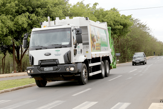 Ponta Grossa Ambiental adianta em uma hora a saída dos caminhões de coleta de lixo nos dias 24 e 31 de dezembro
