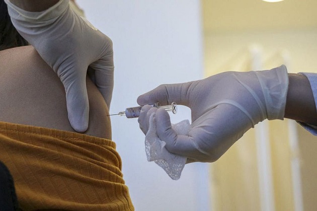 Vacinação contra a COVID-19 será feita em quatro fases no Brasil, afirma Ministério da Saúde