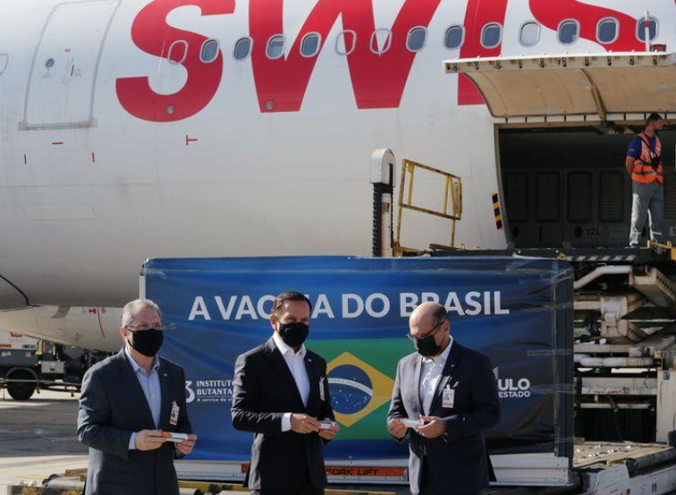 São Paulo recebe mais dois milhões de doses da CoronaVac nesta sexta (18)
