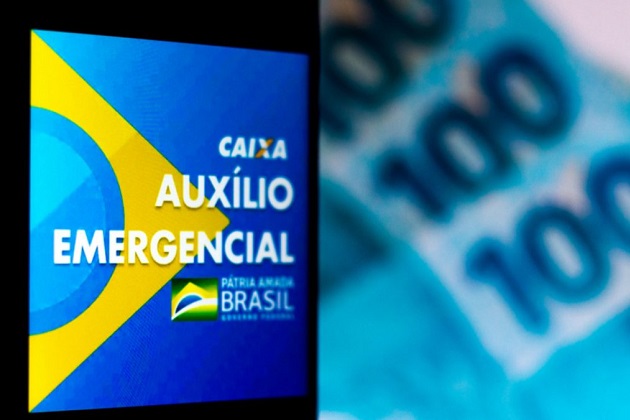 Cerca de 70% dos brasileiros que receberam o auxílio emergencial não encontraram outra fonte de renda para substituir o benefício