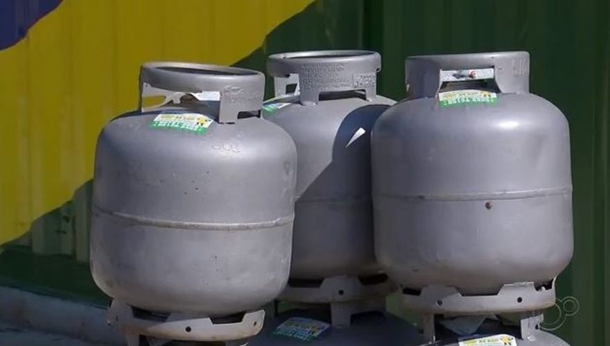 Preço do botijão de gás de cozinha pode chegar a R$ 200 este ano