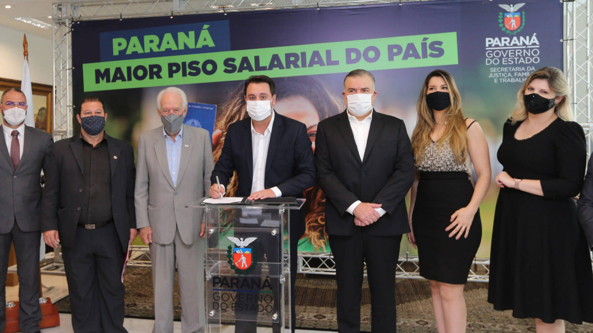 Governador ratifica novo salário mínimo regional do Paraná, o maior do País