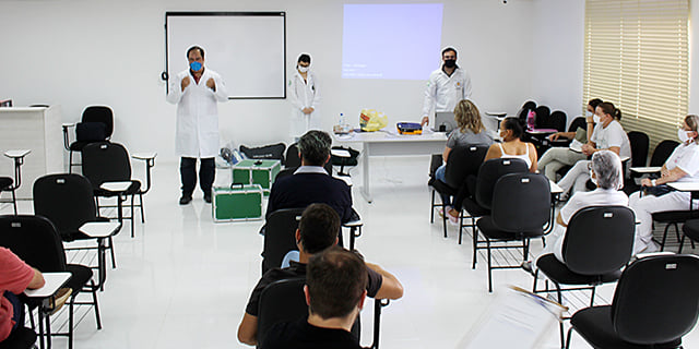 Profissionais da saúde participaram de treinamento para aperfeiçoar protocolo de atendimento da Covid-19