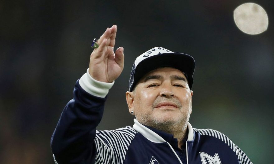 Médicos são acusados de assassinato de Maradona com intenção eventual