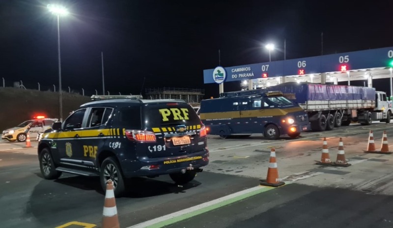 Equipes policiais buscam suspeitos por tentativa de assalto a carro-forte em Palmeira