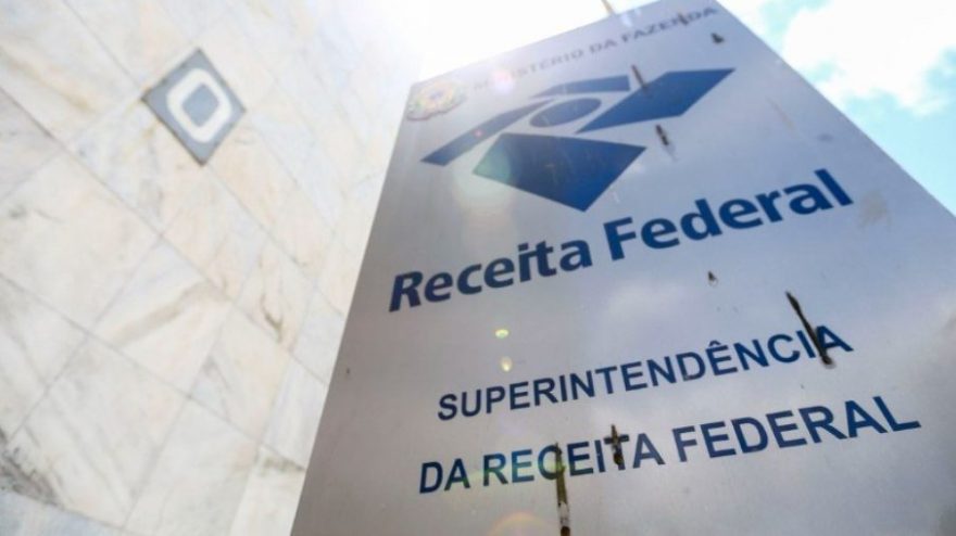 Receita Federal confirma concurso com 699 vagas e salários de até R$ 21 mil