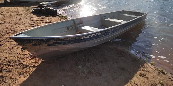 Barco com nove pessoas vira em rio no Paraná: seis vítimas estão desaparecidas