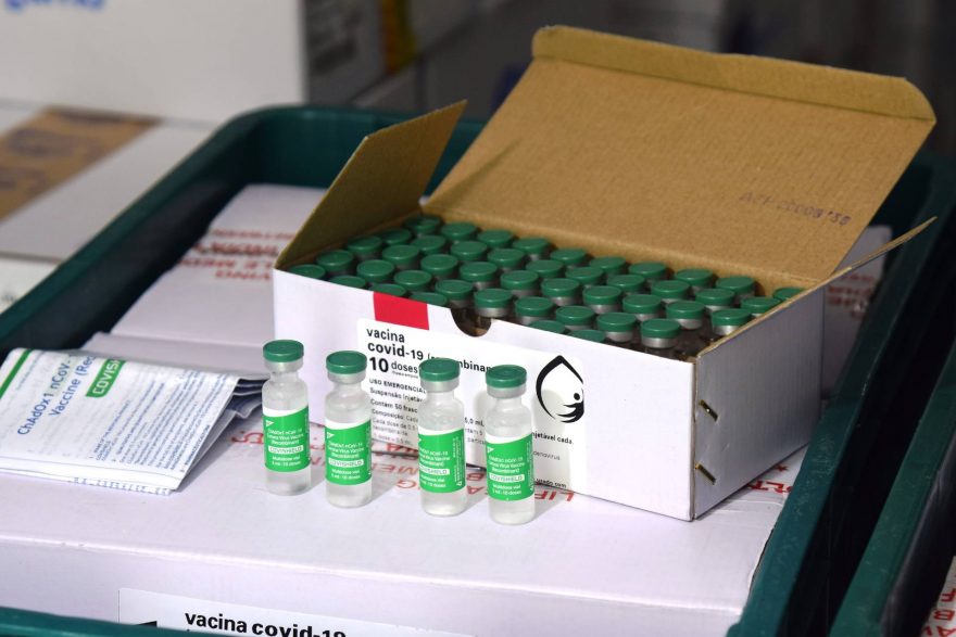 Paraná recebe mais 141 mil doses de vacinas contra COVID-19 nesta segunda (19)