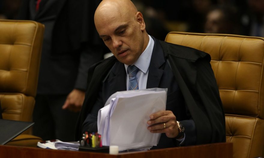 Moraes manda investigar Bolsonaro por suposto vazamento de dados sigilosos
