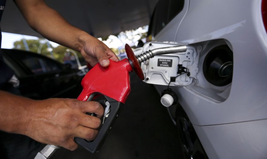 Peso no bolso do consumidor: Entenda os motivos que fizeram o preço dos combustíveis ir às alturas
