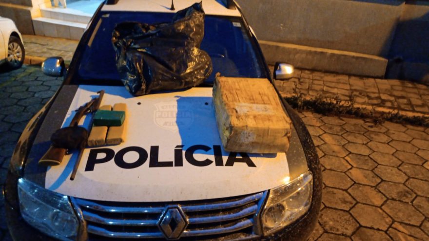 Homem é preso com cerca de 25 kg de maconha em município dos Campos Gerais