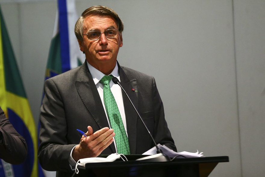 Sem partido, Bolsonaro diz que está 99% fechado com PL
