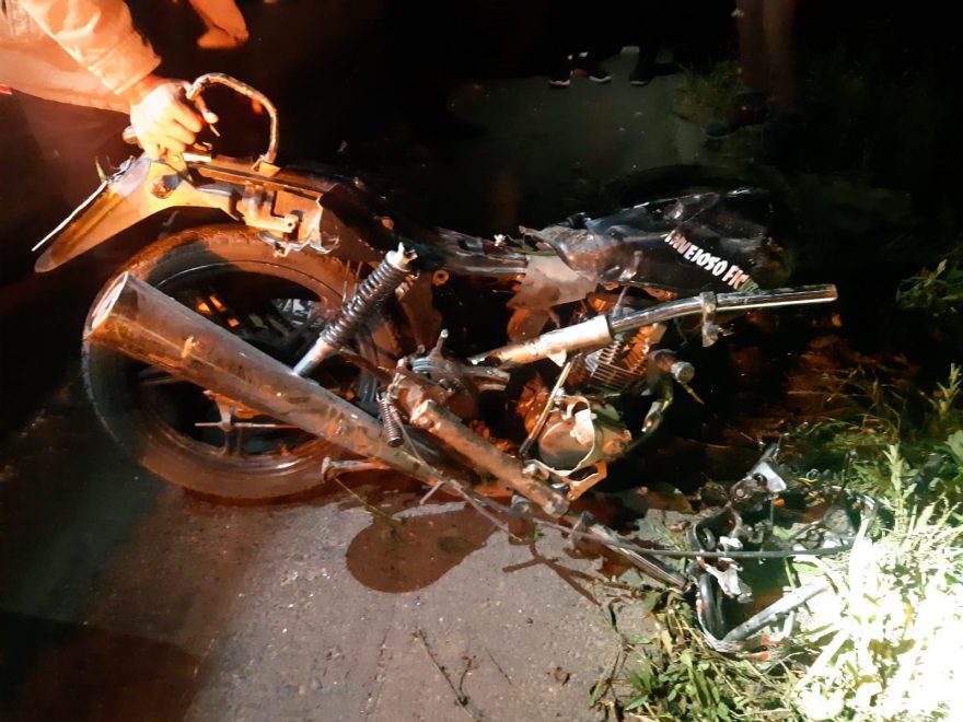 Adolescente de 17 anos morre após colidir moto contra carro em rodovia da região