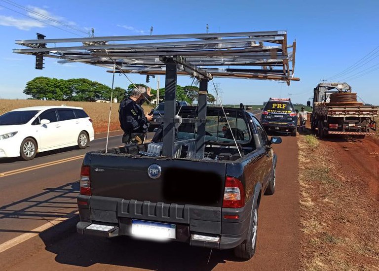 PRF flagra transporte irregular em veículo de pequeno porte no Paraná