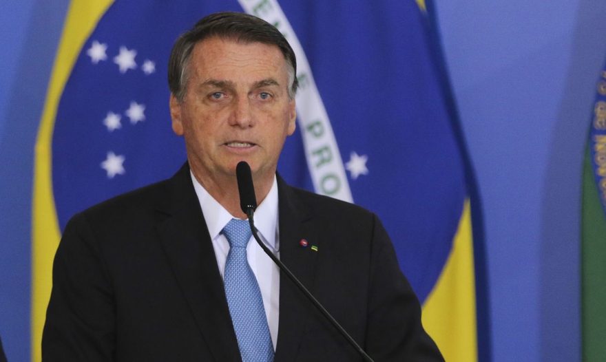 Presidente Bolsonaro autoriza classe executiva para ministros e servidores