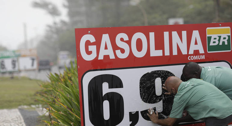Preço médio da gasolina volta a subir pela segunda semana consecutiva, diz ANP