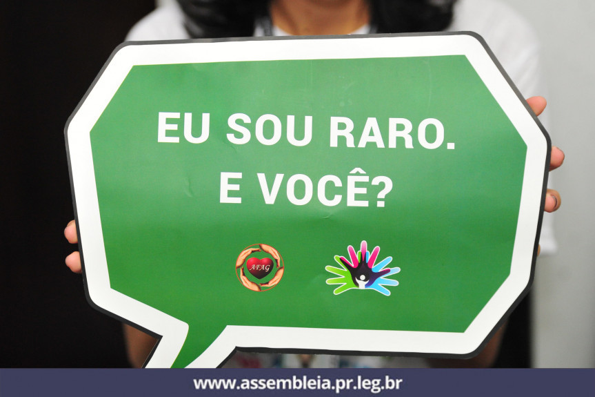 Fevereiro Lilás traz luz sobre doenças raras no Paraná