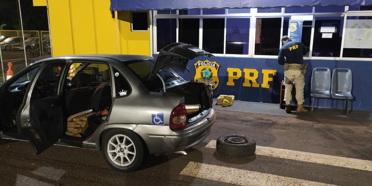 Duas mulheres são flagradas transportando quase 150kg de maconha no Paraná
