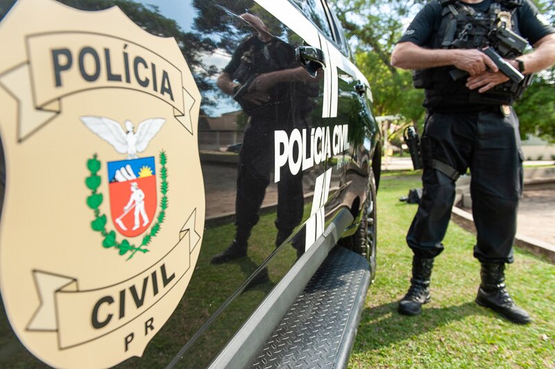 Polícia Civil flagra central clandestina de receptação de celulares em Curitiba