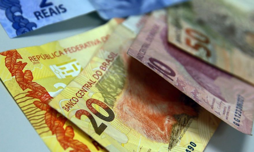 Salário mínimo ideal do brasileiro deveria ser de R$ 5.997, diz pesquisa do Dieese