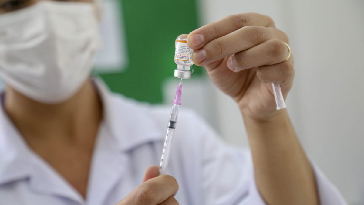 Quase 60% dos municípios do Paraná já vacinam crianças sem comorbidades