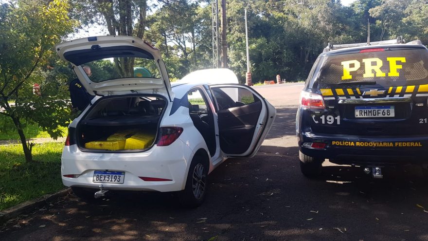 PRF recupera carro roubado, prende traficante e apreende quase 200 quilos de maconha em Ponta Grossa