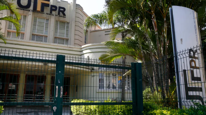 UTFPR publica editais para contratação de professores; remuneração pode chegar a R$ 9,6 mil