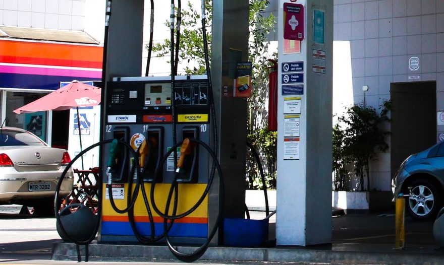 ANP fiscaliza 10 postos de combustíveis em PG e região