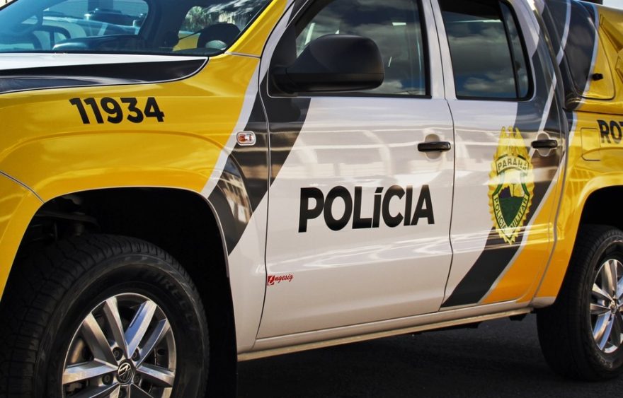 Homens armados com faca invadem residência, ameaçam vítima e roubam moto no Costa Rica