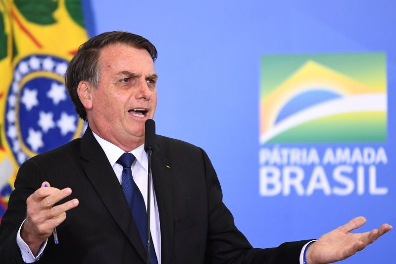Perda de poder aquisitivo decorre de isolamento social, diz Bolsonaro