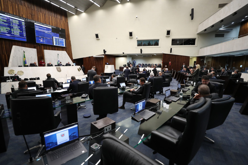 Deputados aprovam ampliação do efetivo da Polícia Militar e criação de funções privativas na Polícia Penal
