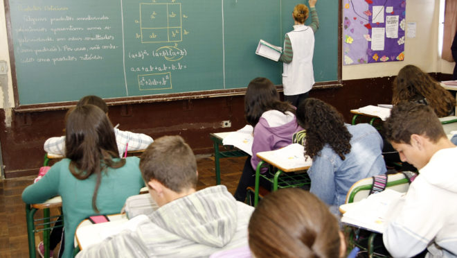 Educação de Ponta Grossa abre vagas para assistentes de alfabetização
