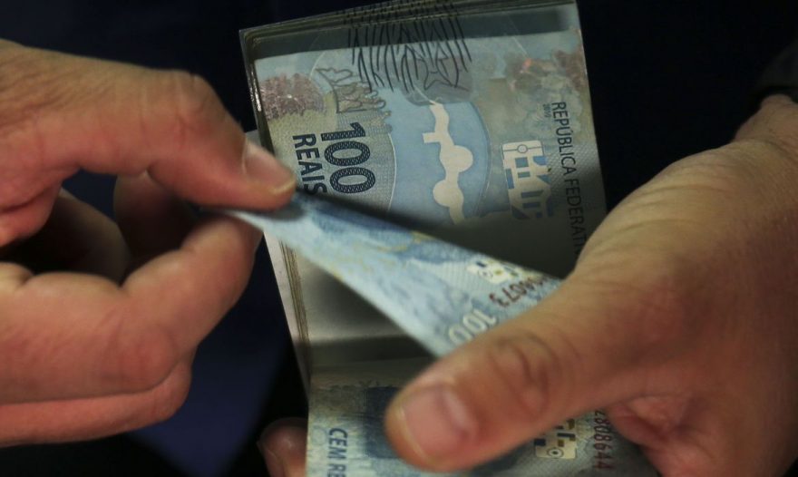 Salário mínimo nacional sobe para R$ 1.302 em 1º de janeiro