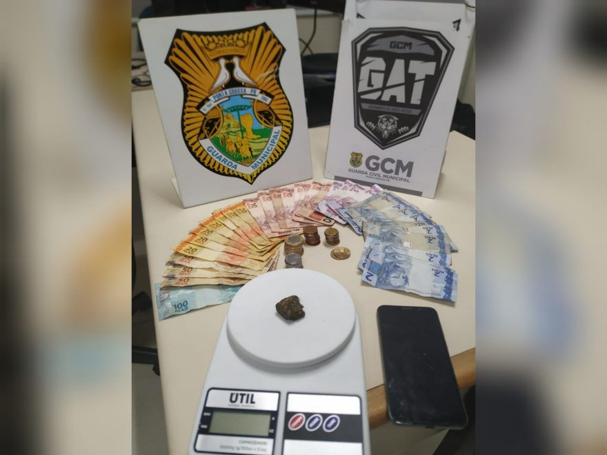 Homem é preso após ser flagrado comercializando drogas no Calçadão de Ponta Grossa