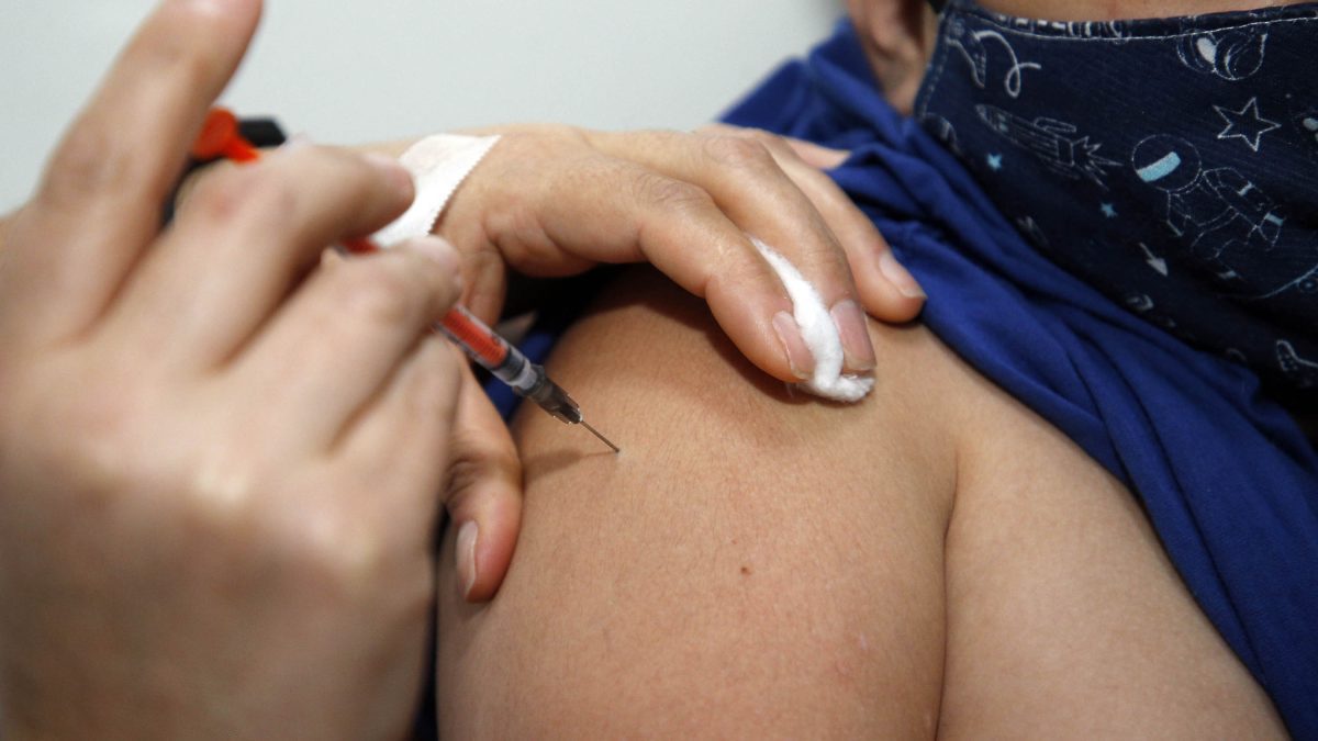 Após mutirão, municípios dão continuidade a ações de vacinação no Paraná