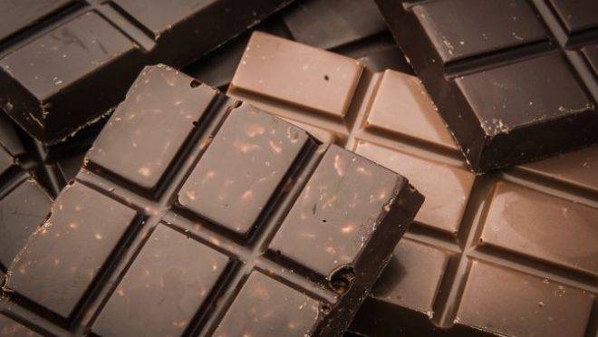 Risco de chocolate conter fragmentos de vidro faz com que Garoto anuncie recolhimento voluntário de dois lotes do produto