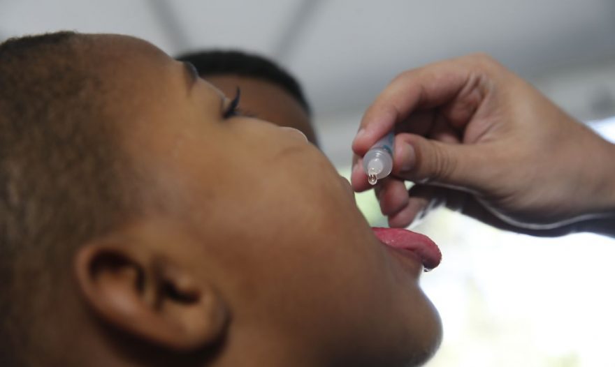 Entenda por que a pólio voltou a preocupar o país