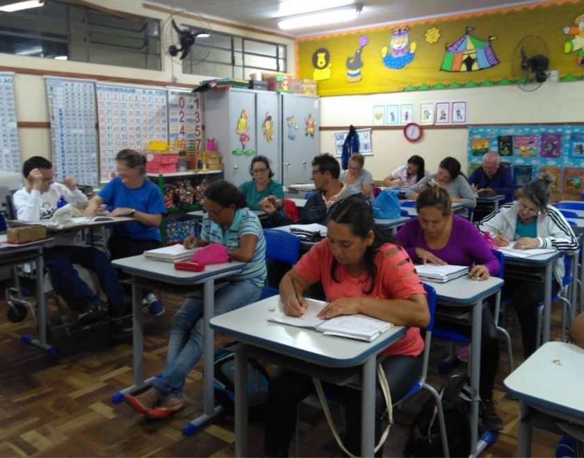 Exame supletivo da EJA recebe inscrições até 11 de novembro em Ponta Grossa