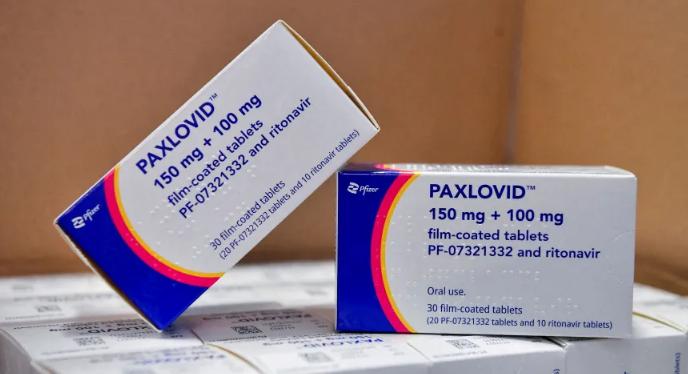 Anvisa aprova venda de medicamento da Pfizer contra Covid-19 em farmácias